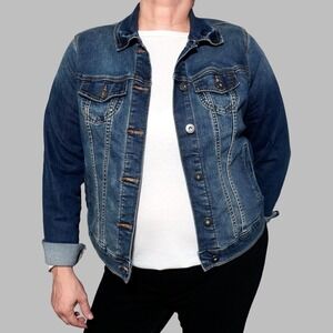 Torrid Luxe Denim Trucker Jacket Mid Wash Essential‎ Casual Cool Layering 0X